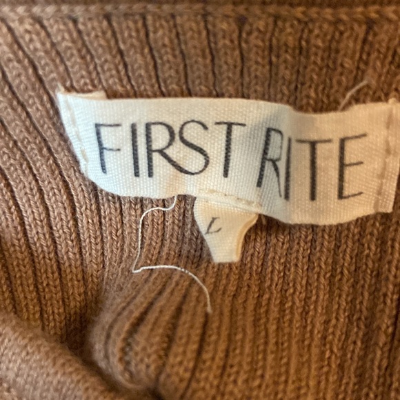 First Rite Ribbed Fitted Sleeveless Tank Top - Picture 3 of 4